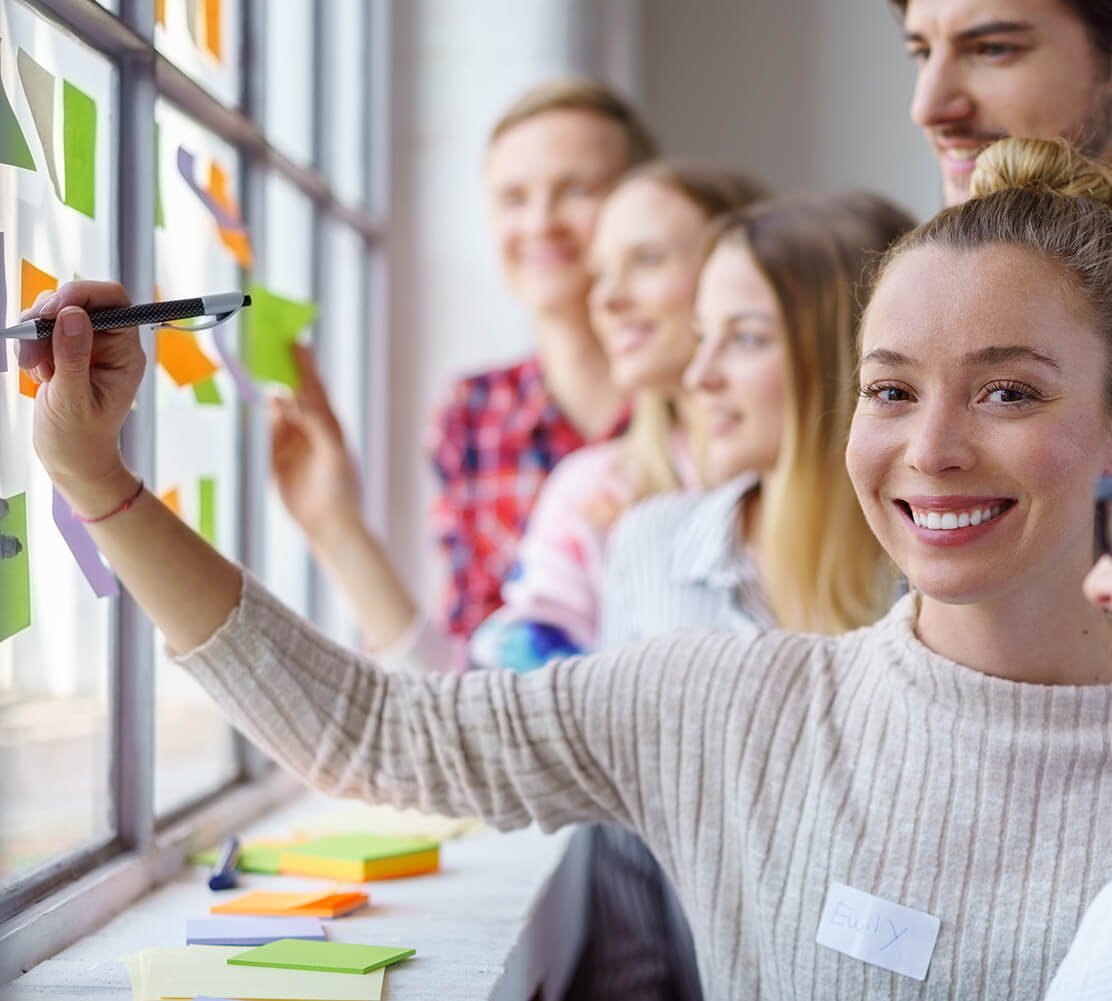 Symbolbild für die Projekte-Seite mit einer Gruppe an Team-Mitgliedern